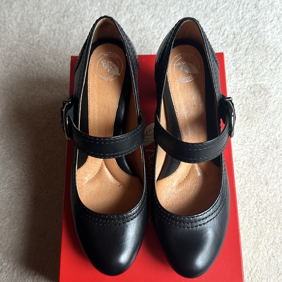 Black Nurture Wittney Pumps - size 7.5 - Picture 4 of 7